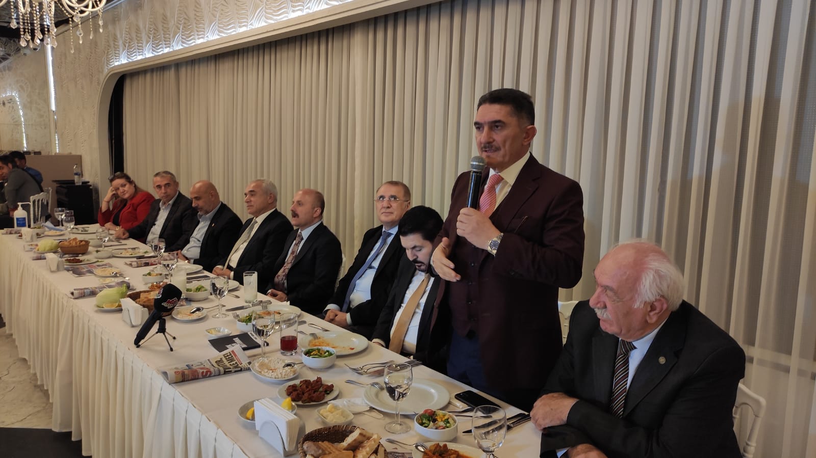AĞRILI İŞ ADAMLARINA ÇAĞRI: AĞRI’YA SAHİP ÇIKALIM