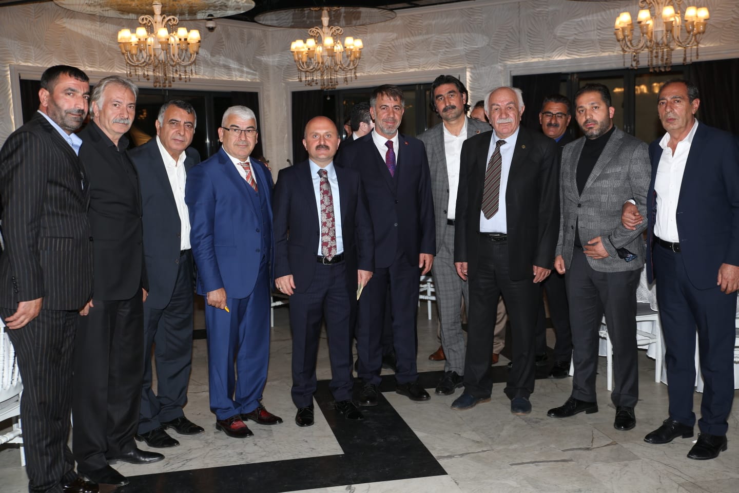 AĞRILI İŞ ADAMLARINA ÇAĞRI: AĞRI’YA SAHİP ÇIKALIM