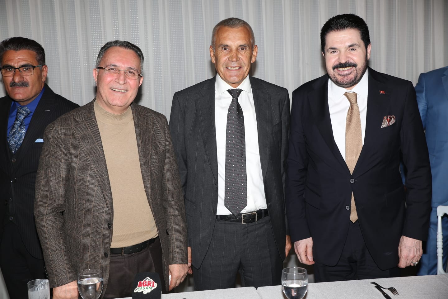 AĞRILI İŞ ADAMLARINA ÇAĞRI: AĞRI’YA SAHİP ÇIKALIM