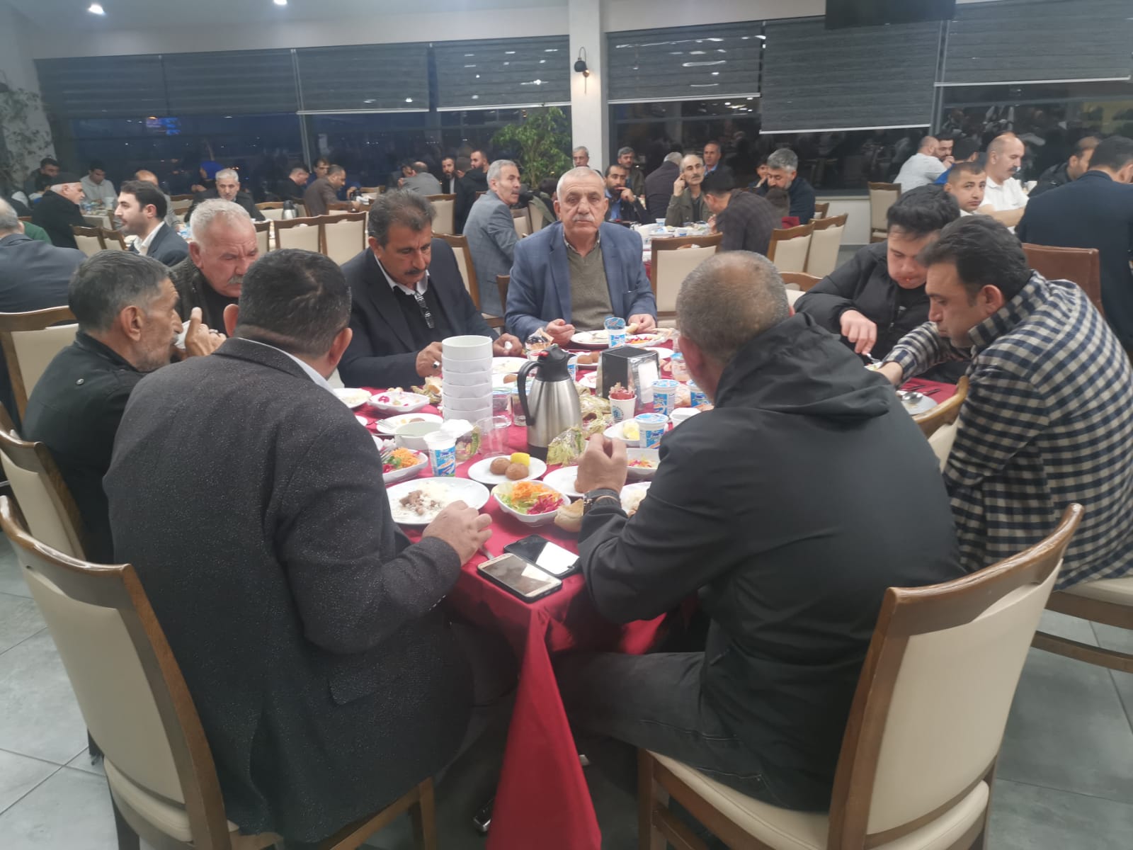 İstanbul Ağrı Kültür Dernekleri Federasyonu Geleneksel İftarı Tuzla Ayyıldız Sosyal Tesislerinde gerçekleşti.