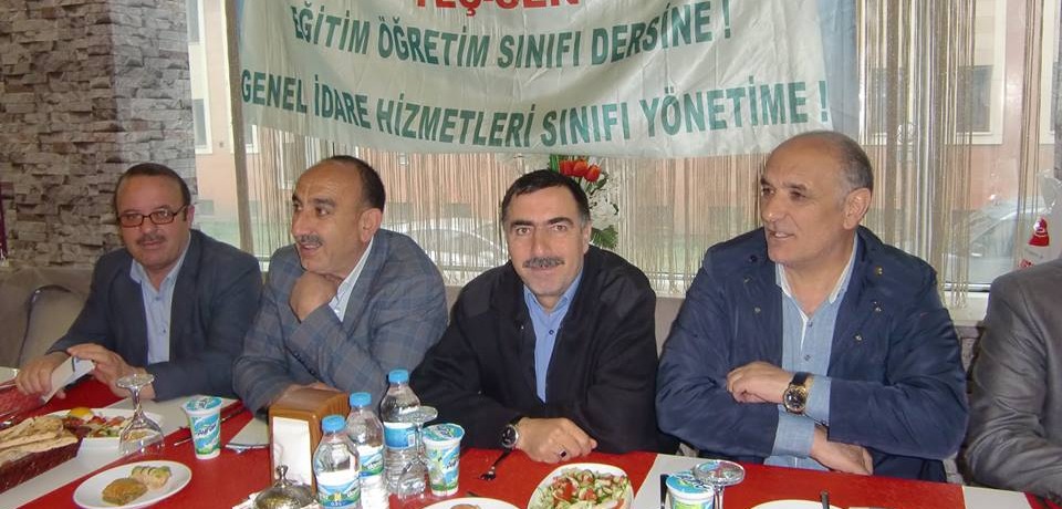 Tüm Eğitim Çalışanları Sendikası (TEÇ-SEN) Ağrı Şubesi üyeleri yemekte buluştu.