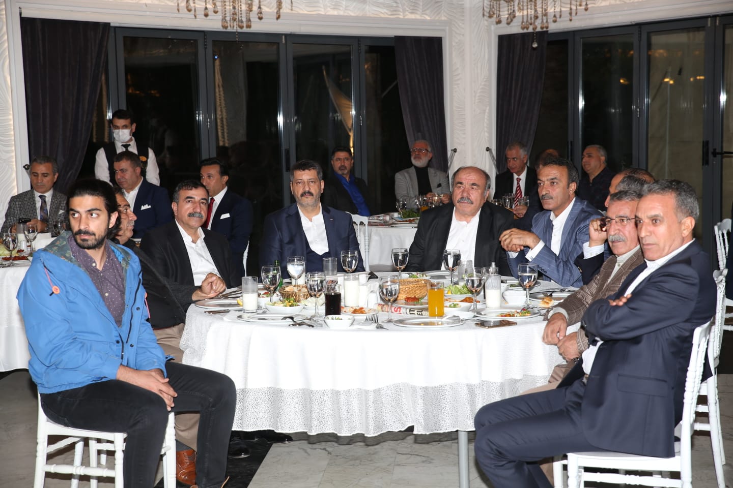 AĞRILI İŞ ADAMLARINA ÇAĞRI: AĞRI’YA SAHİP ÇIKALIM