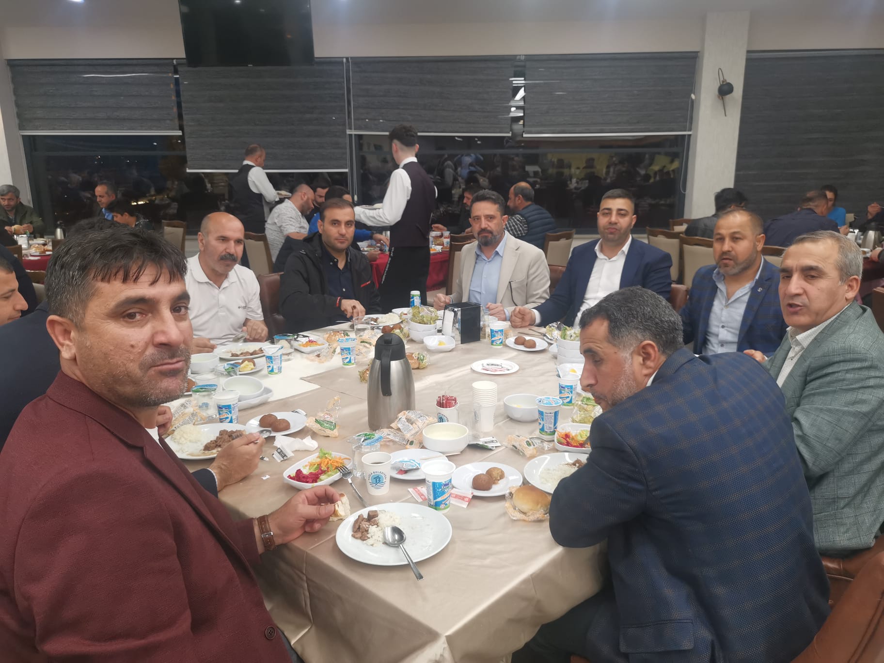İstanbul Ağrı Kültür Dernekleri Federasyonu Geleneksel İftarı Tuzla Ayyıldız Sosyal Tesislerinde gerçekleşti.