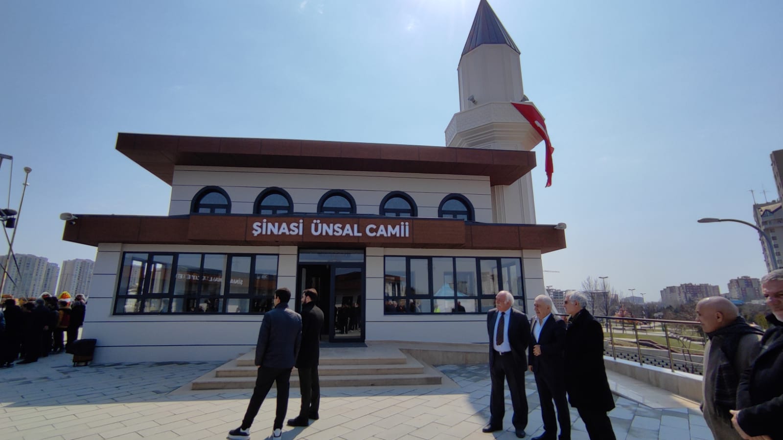AĞRILI HAYIRSEVER ŞİNASİ ÜNSAL YARDIMLARINA DEVAM EDİYOR