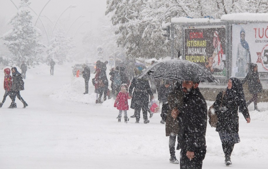 Ağrı’da okullar 3 gün tatil edildi