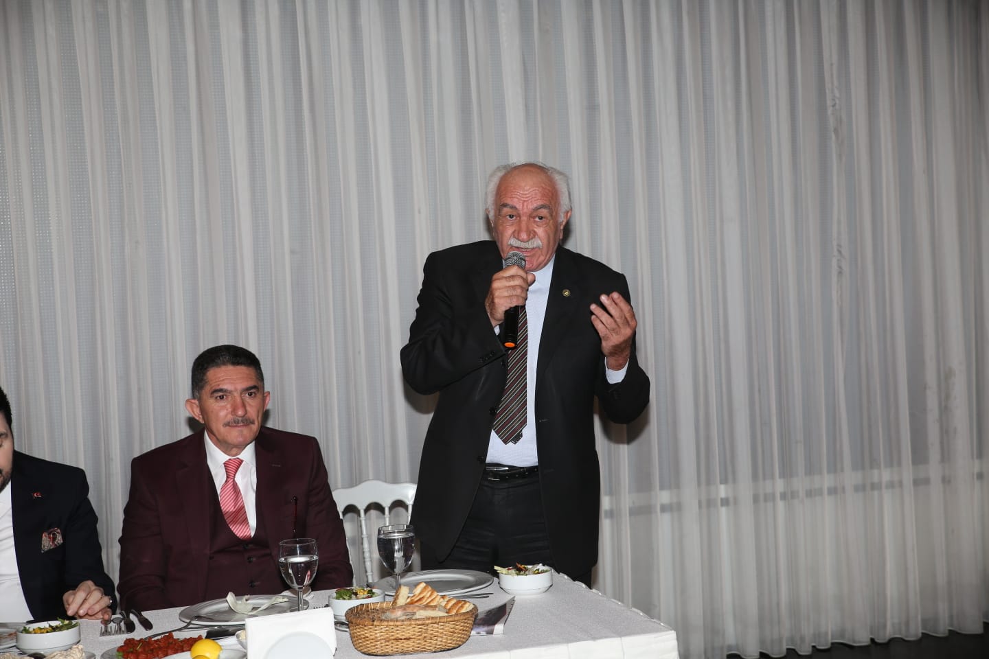 AĞRILI İŞ ADAMLARINA ÇAĞRI: AĞRI’YA SAHİP ÇIKALIM