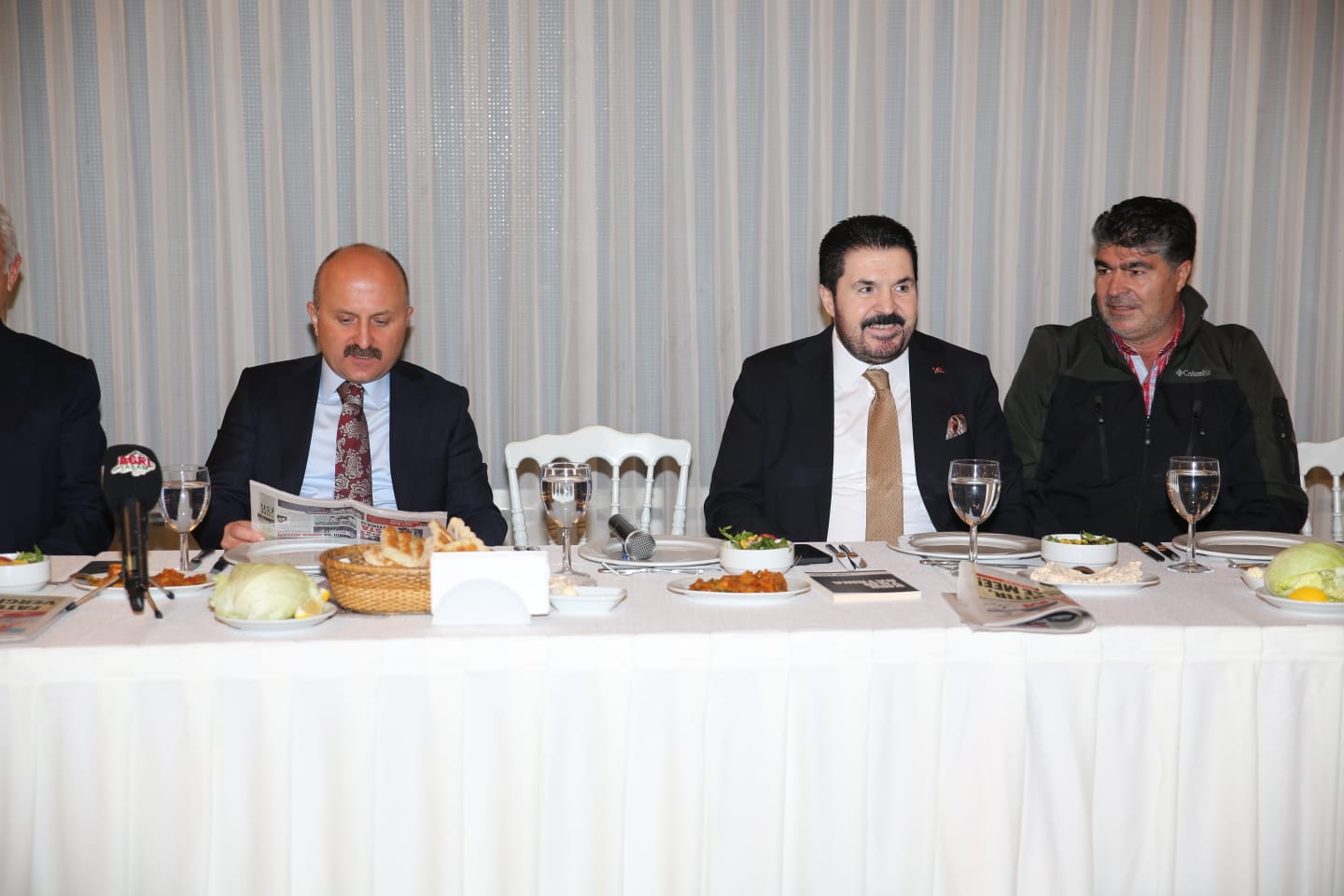 AĞRILI İŞ ADAMLARINA ÇAĞRI: AĞRI’YA SAHİP ÇIKALIM