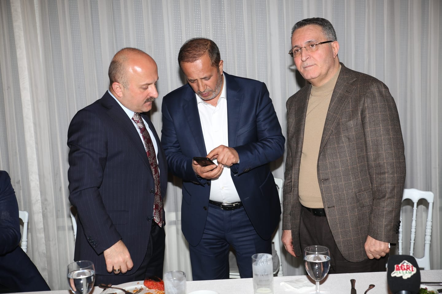 AĞRILI İŞ ADAMLARINA ÇAĞRI: AĞRI’YA SAHİP ÇIKALIM