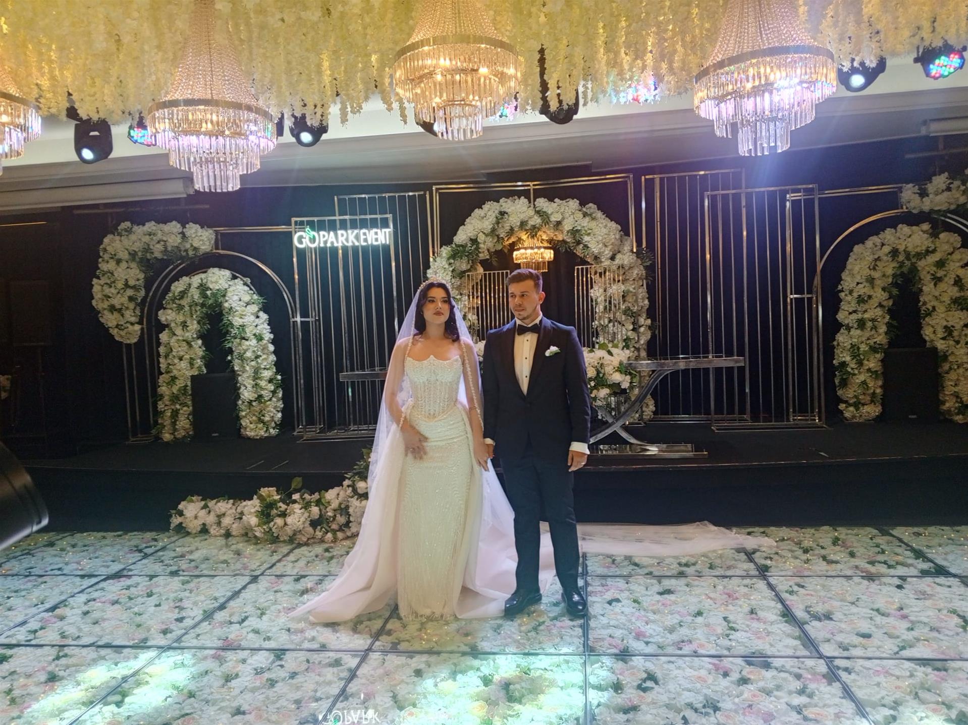 İki Köklü Aileyi Birleştiren Düğün: Sena & Emre