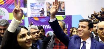Yüksekdağ ve Demirtaş yeniden eşbaşkanlığa seçildi